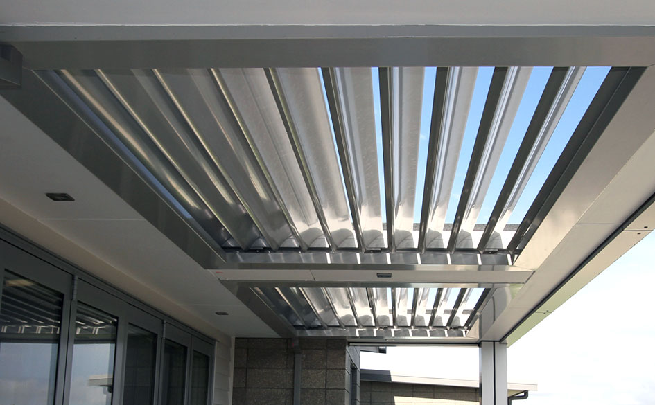 Operable Louvre Roofs