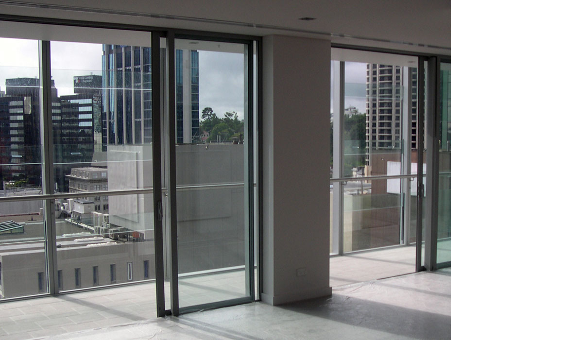 Stamford Plaza Apmts Twin Skin 03