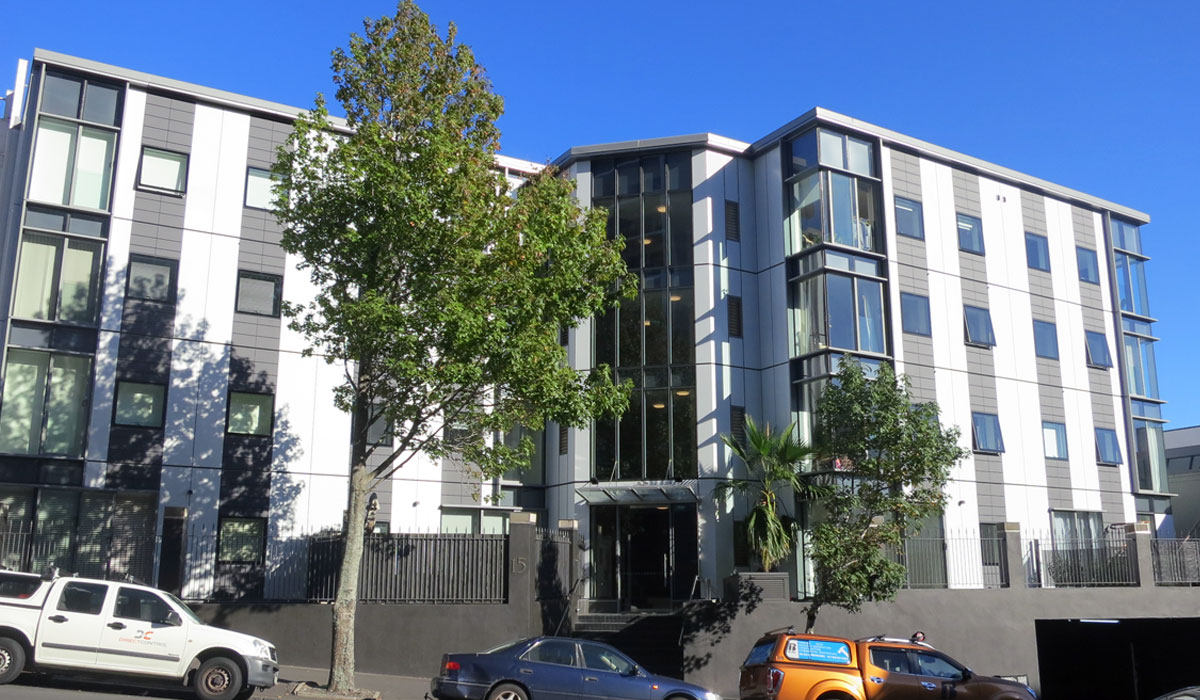 Columbia Apartments AKL 01